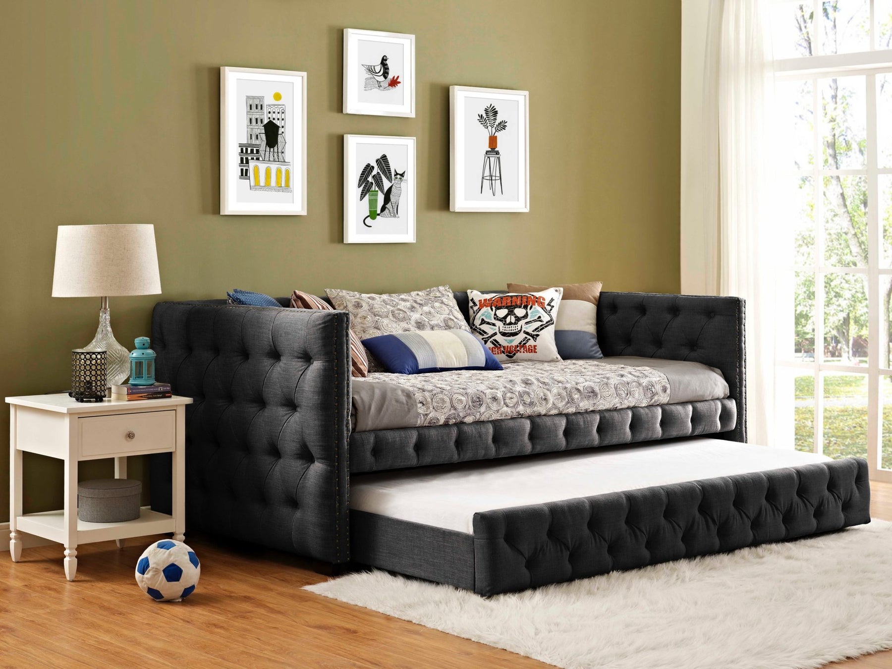 Decorating With a Daybed